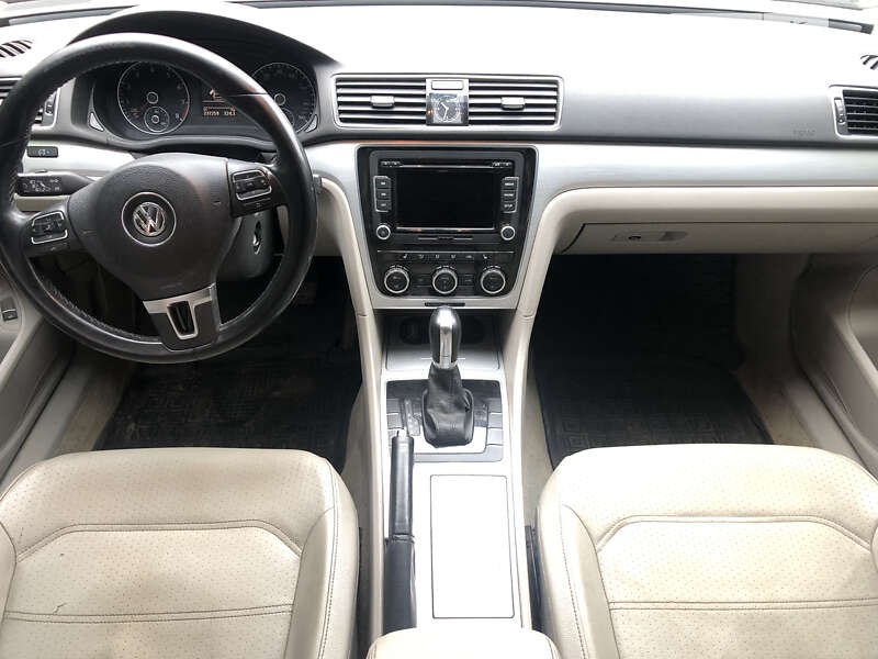 Седан Volkswagen Passat 2012 в Лысянке