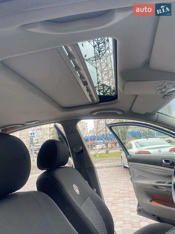 Седан Volkswagen Passat 2002 в Днепре