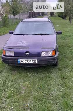 Седан Volkswagen Passat 1992 в Луцке