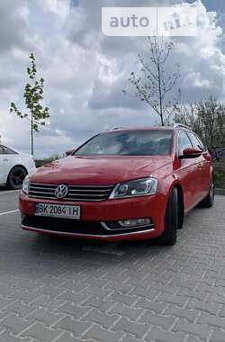 Универсал Volkswagen Passat 2012 в Ровно