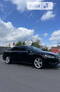 Седан Volkswagen Passat 2014 в Киеве