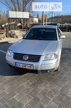 Седан Volkswagen Passat 2003 в Лохвиці