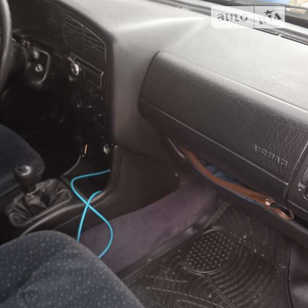 Універсал Volkswagen Passat 1994 в Виноградові