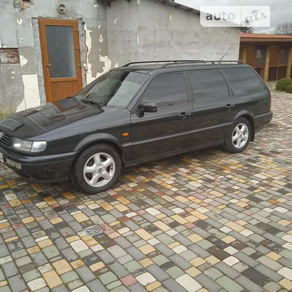Універсал Volkswagen Passat 1994 в Виноградові