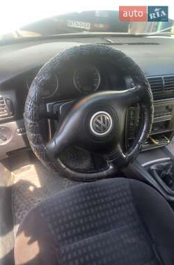 Седан Volkswagen Passat 2002 в 