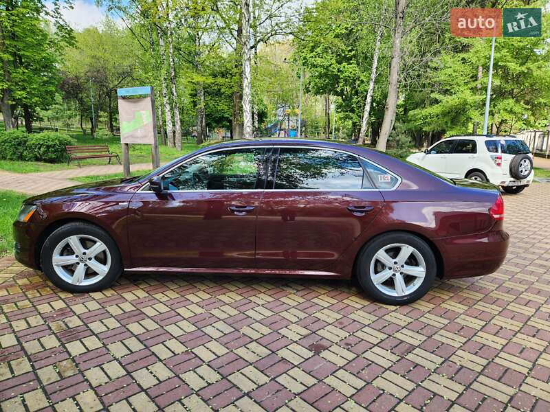 Седан Volkswagen Passat 2013 в Киеве