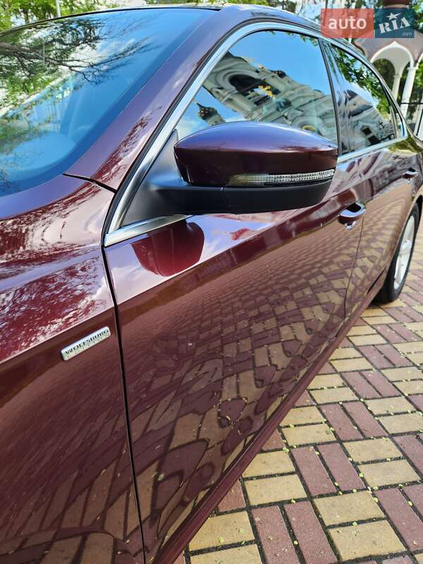 Седан Volkswagen Passat 2013 в Киеве