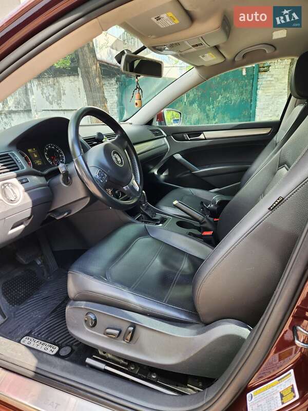 Седан Volkswagen Passat 2013 в Киеве