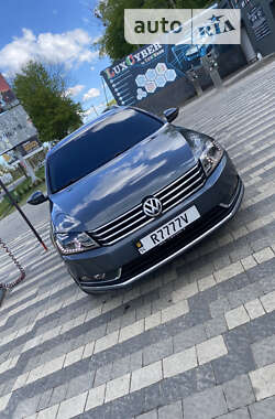 Универсал Volkswagen Passat 2012 в Львове