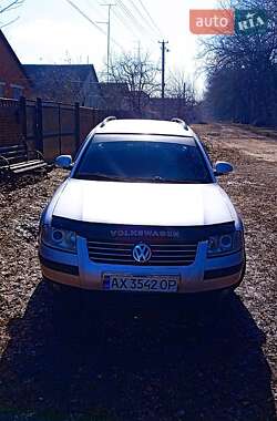 Универсал Volkswagen Passat 2004 в Богодухове