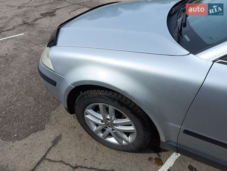 Седан Volkswagen Passat 2004 в Умані