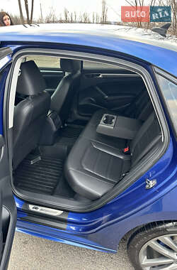 Седан Volkswagen Passat 2017 в Кривом Роге