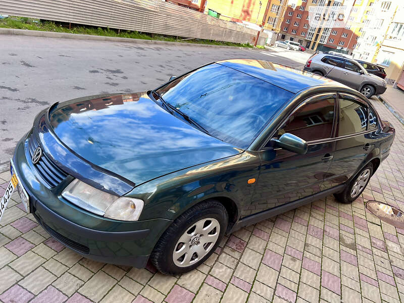 Седан Volkswagen Passat 1997 в Тернополе