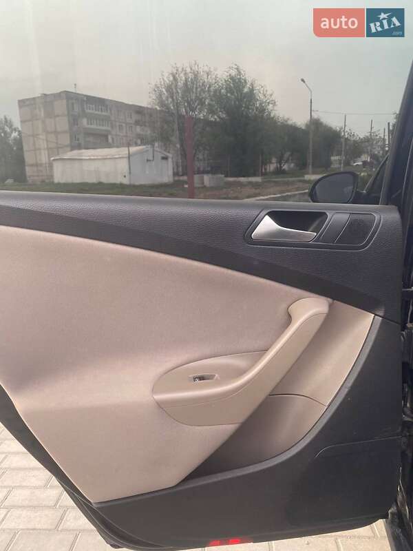 Универсал Volkswagen Passat 2009 в Терновке