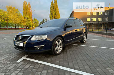 Універсал Volkswagen Passat 2006 в Житомирі