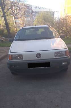 Универсал Volkswagen Passat 1990 в Киеве