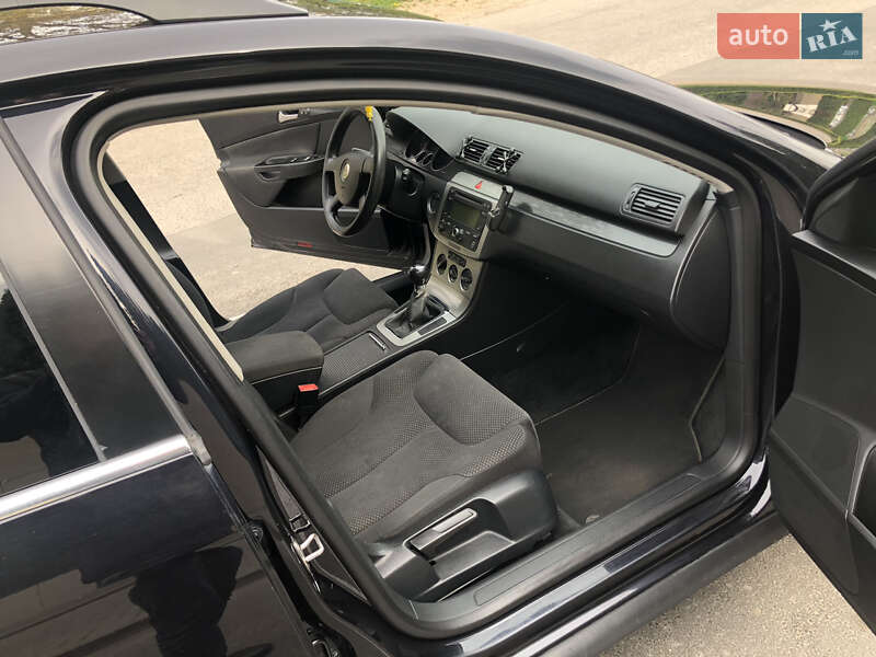Универсал Volkswagen Passat 2006 в Умани