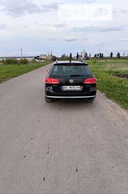 Універсал Volkswagen Passat 2012 в Львові