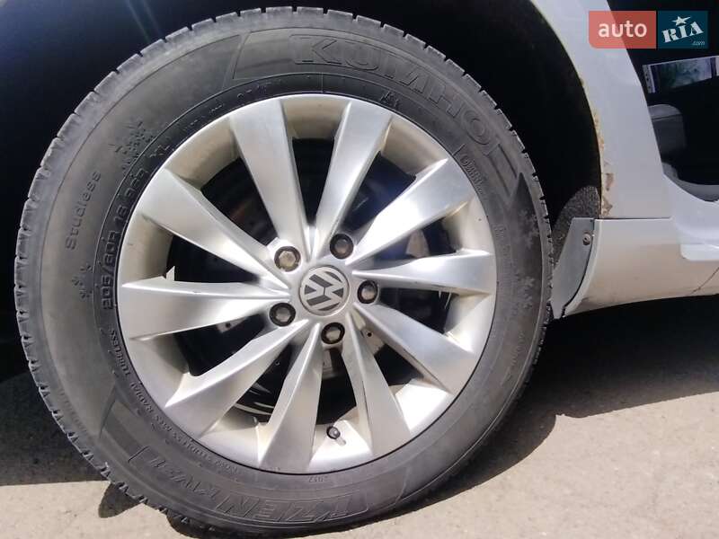 Универсал Volkswagen Passat 2011 в Покровске