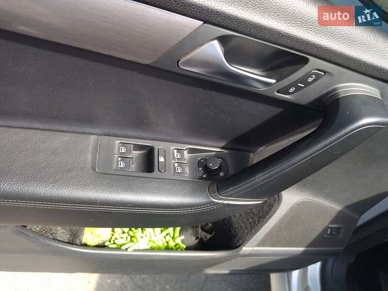 Универсал Volkswagen Passat 2011 в Покровске