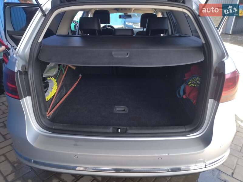 Универсал Volkswagen Passat 2011 в Покровске