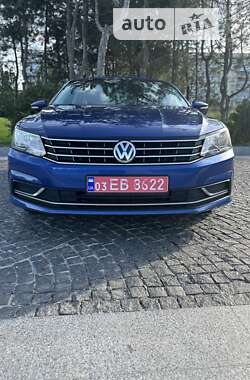 Седан Volkswagen Passat 2016 в Дніпрі