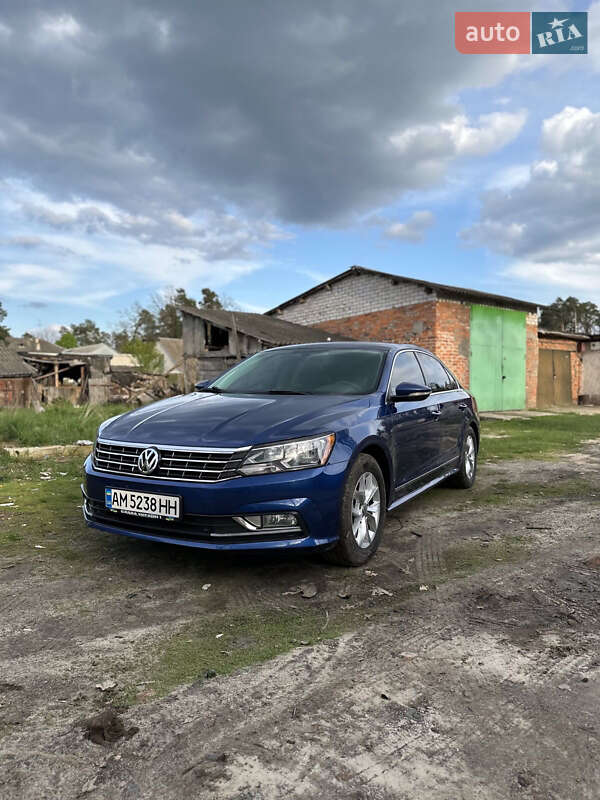 Седан Volkswagen Passat 2016 в Житомире
