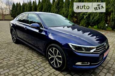 Седан Volkswagen Passat 2019 в Самборі