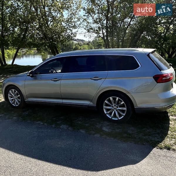 Универсал Volkswagen Passat 2015 в Киеве