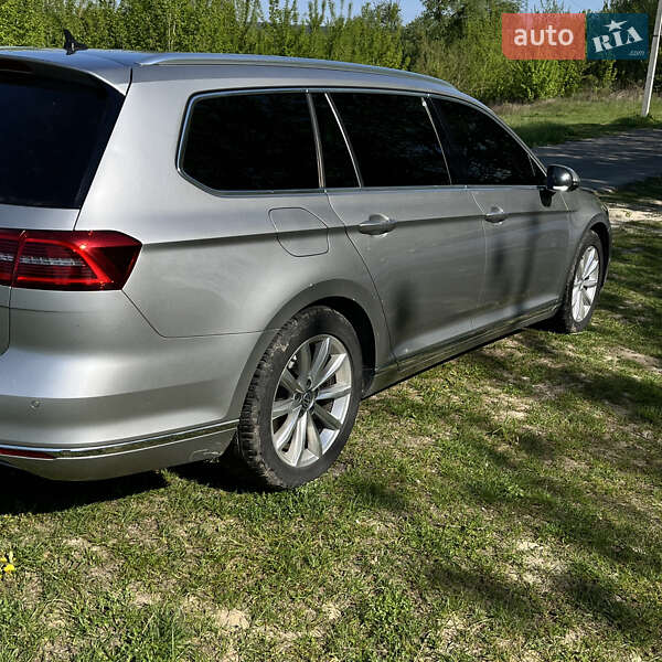 Универсал Volkswagen Passat 2015 в Киеве