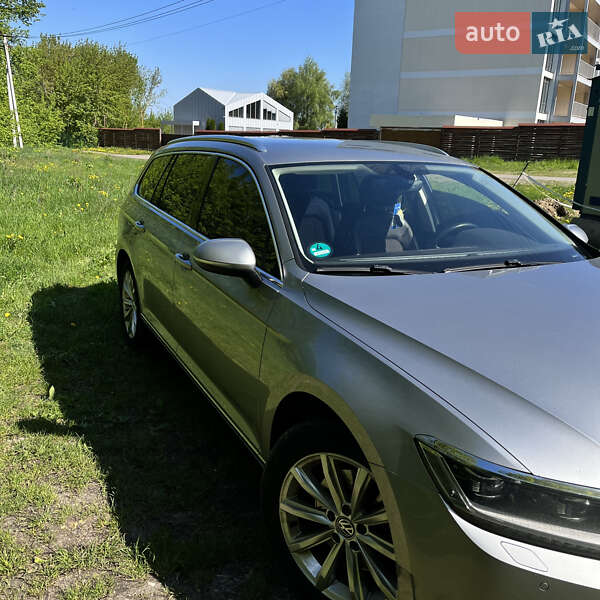 Универсал Volkswagen Passat 2015 в Киеве
