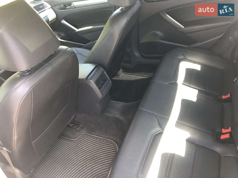 Седан Volkswagen Passat 2014 в Здолбунове