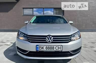 Седан Volkswagen Passat 2014 в Рокитном