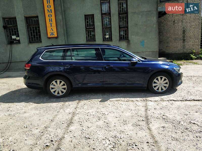 Универсал Volkswagen Passat 2015 в Ровно