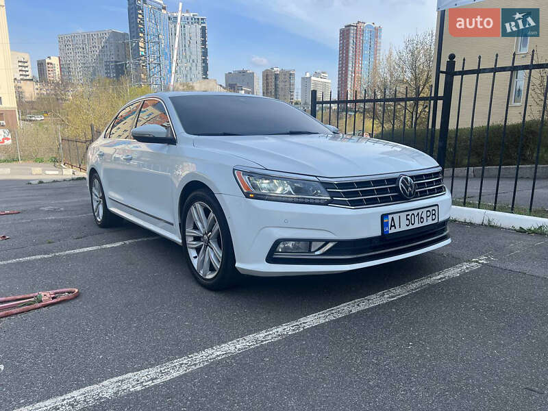 Седан Volkswagen Passat 2017 в 