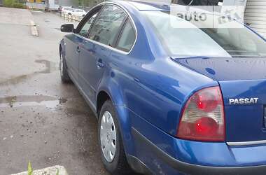 Седан Volkswagen Passat 2001 в Киеве