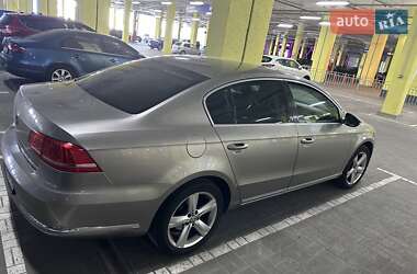 Седан Volkswagen Passat 2012 в Киеве