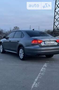 Седан Volkswagen Passat 2015 в Львове