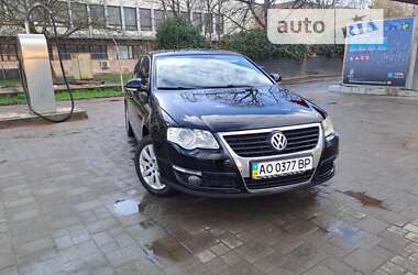 Седан Volkswagen Passat 2006 в Ужгороді