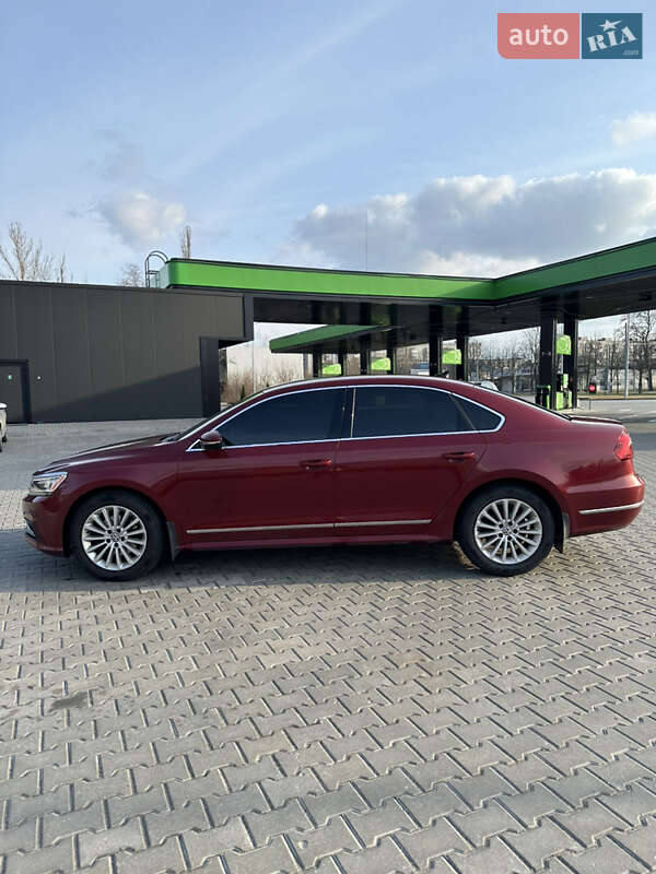 Седан Volkswagen Passat 2016 в Кременчуге