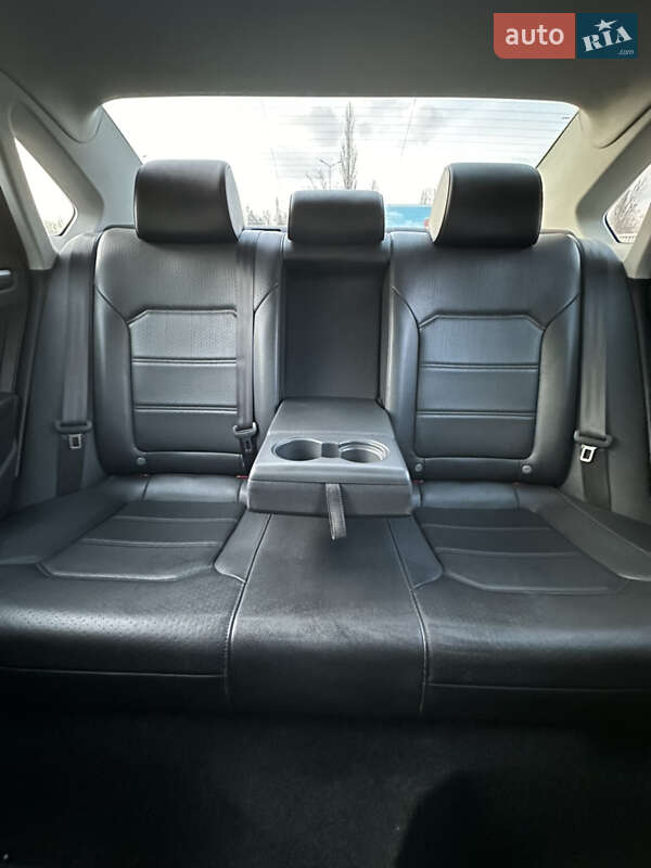 Седан Volkswagen Passat 2016 в Кременчуге