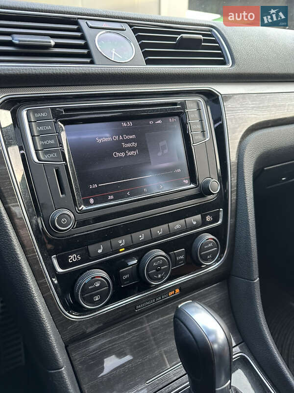 Седан Volkswagen Passat 2016 в Кременчуге