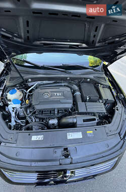 Седан Volkswagen Passat 2017 в Ивано-Франковске