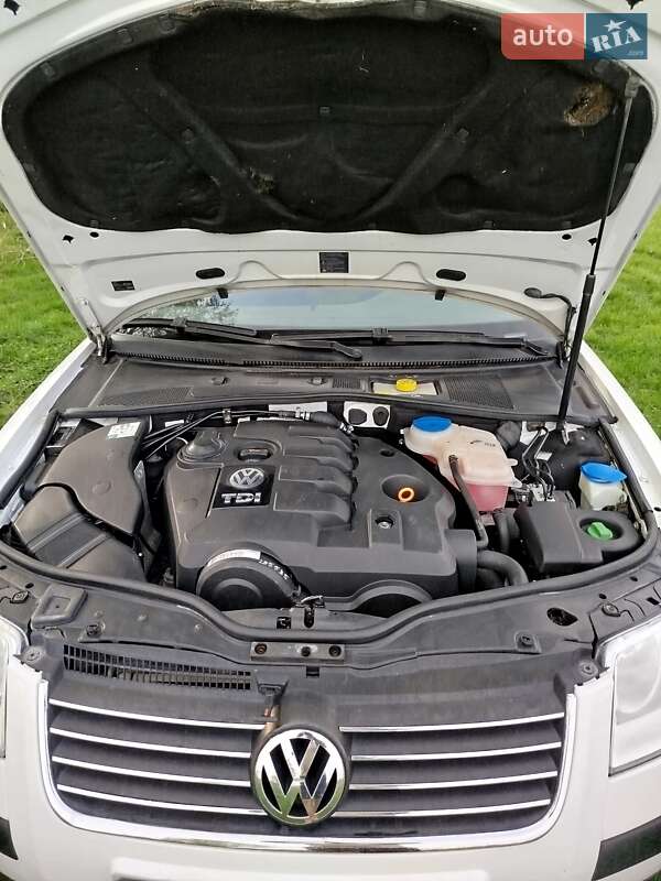 Седан Volkswagen Passat 2004 в Кропивницькому