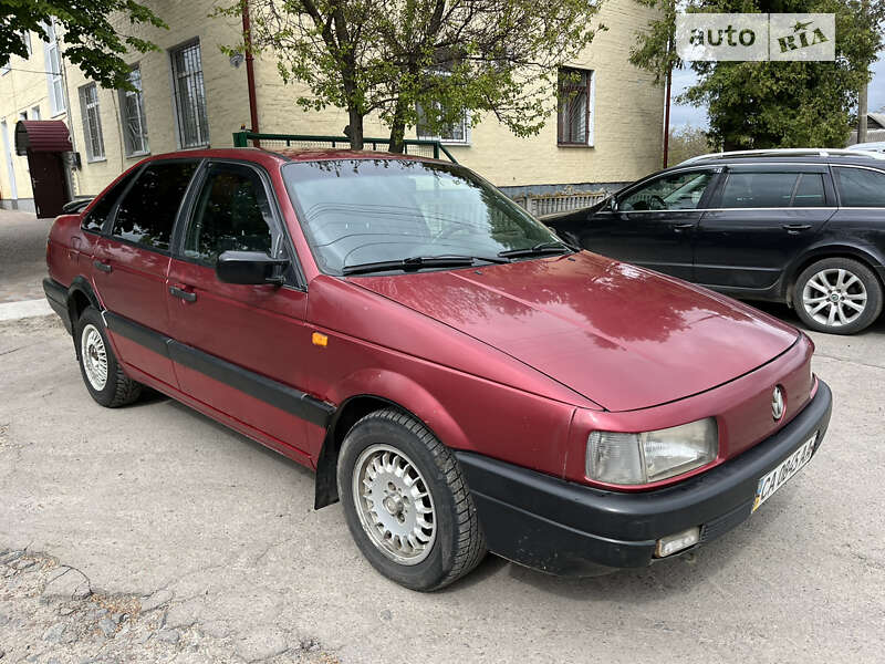 Седан Volkswagen Passat 1989 в Лысянке