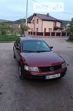 Седан Volkswagen Passat 1997 в Сколе
