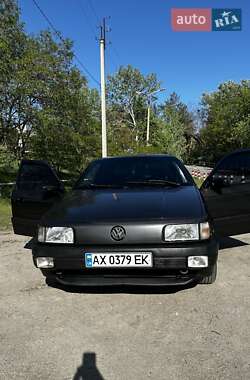 Седан Volkswagen Passat 1990 в Харькове