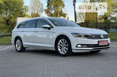 Універсал Volkswagen Passat 2016 в Житомирі