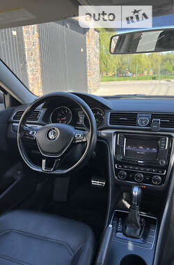 Седан Volkswagen Passat 2017 в Киеве