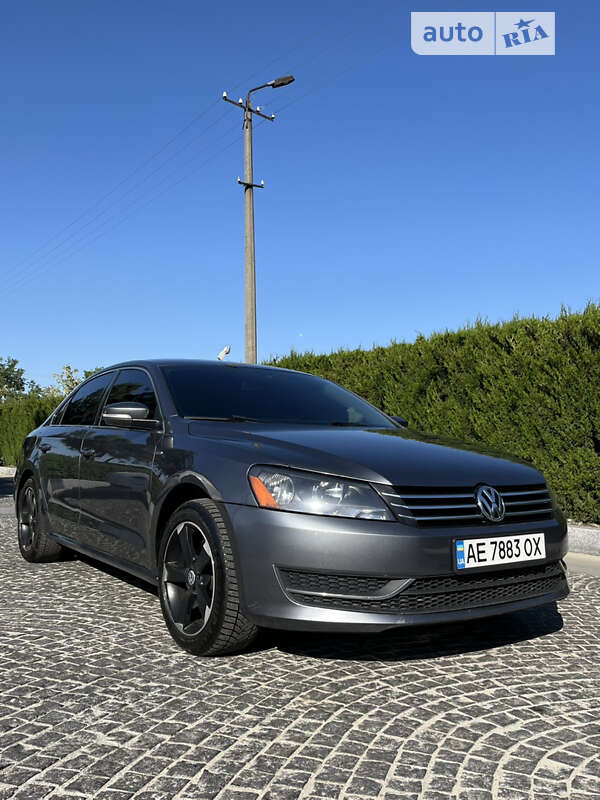 Седан Volkswagen Passat 2013 в Днепре